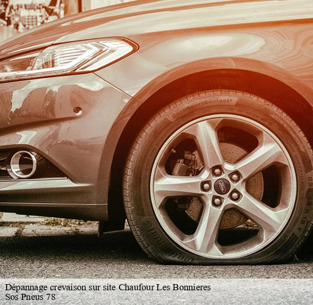 etablissement-pour-depannage-crevaison-sur-site-chaufour-les-bonnieres-78270-4